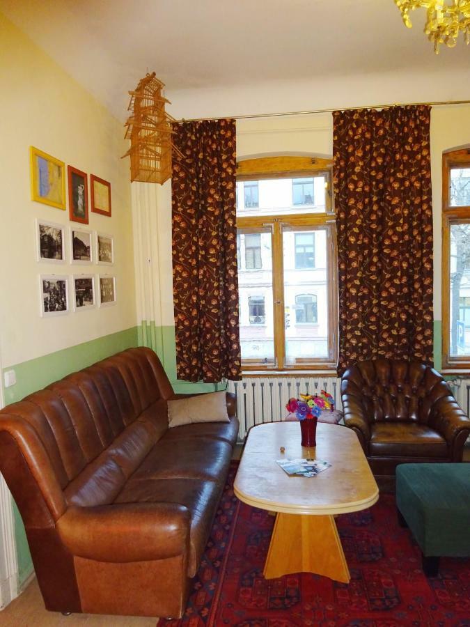 Hummel Hostel - Historische Stadtvilla Mit Garten Veimar Exterior foto