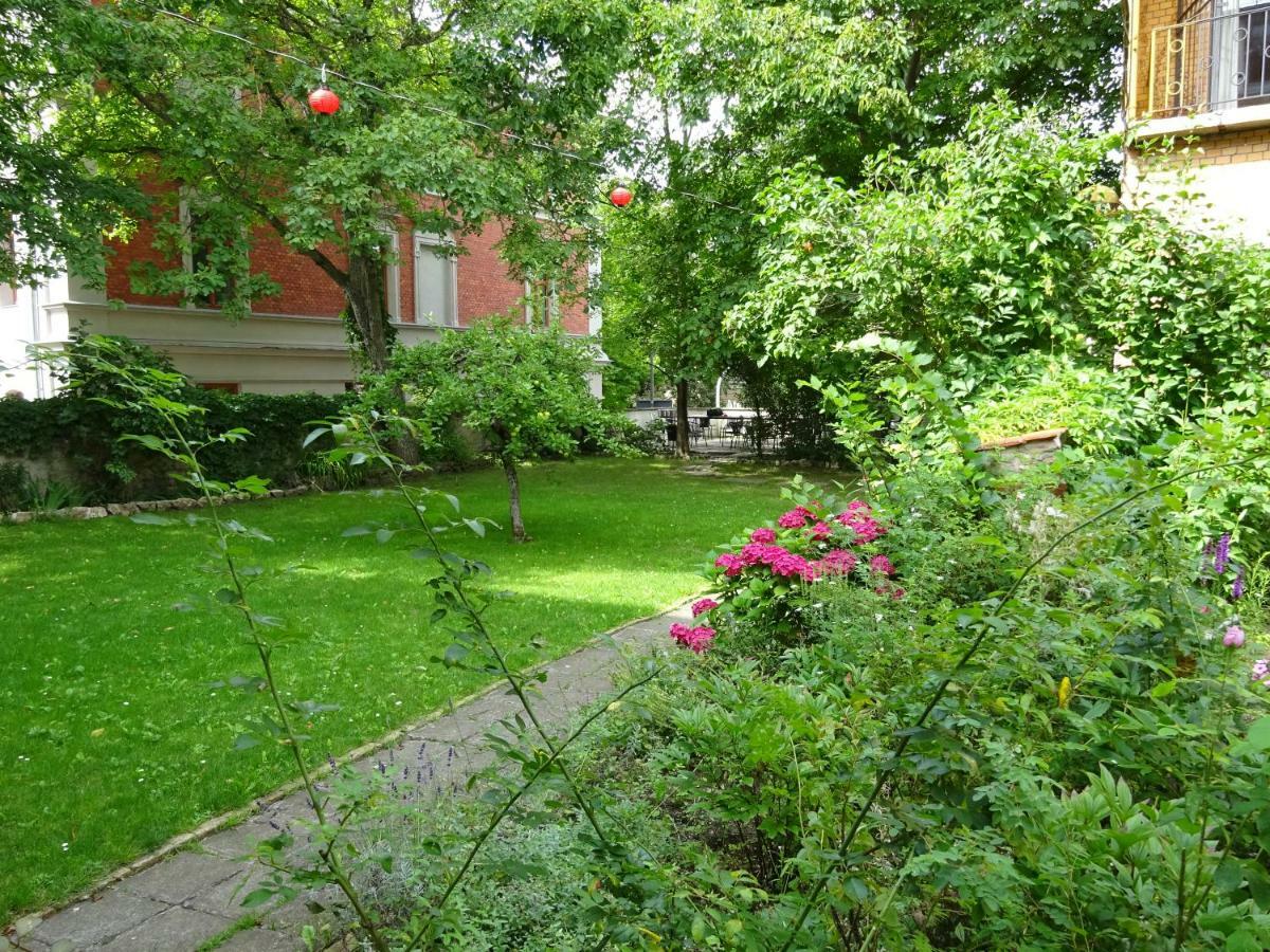 Hummel Hostel - Historische Stadtvilla Mit Garten Veimar Exterior foto